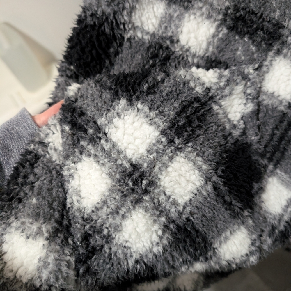 White River Black and White Plaid Personal Throw Blanket With Pockets Cozy - Picture 5 of 6